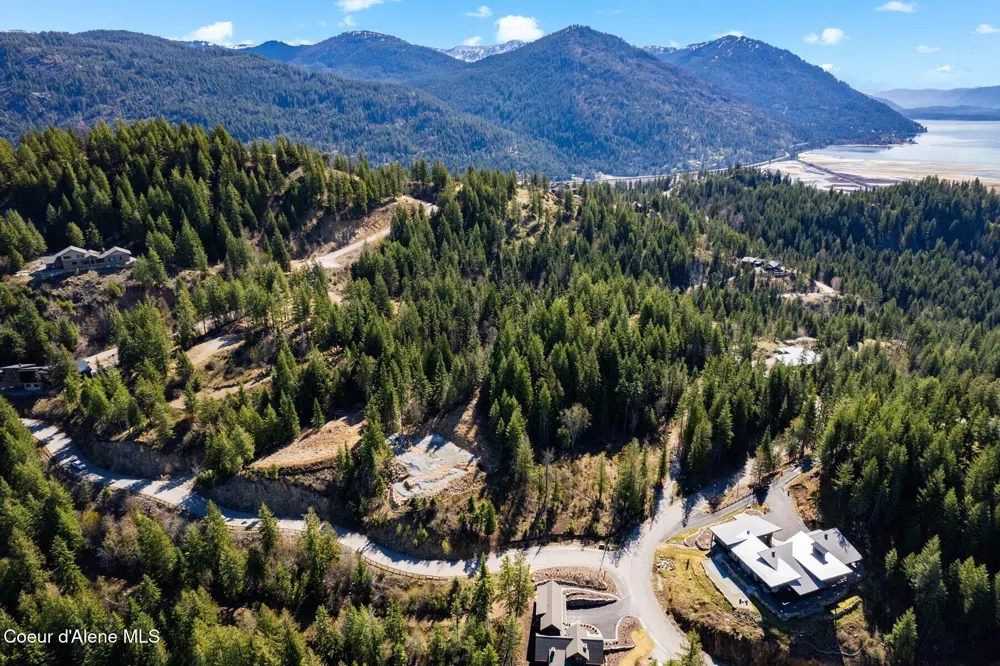 101 Green Monarch Lane Sandpoint, ID 83864