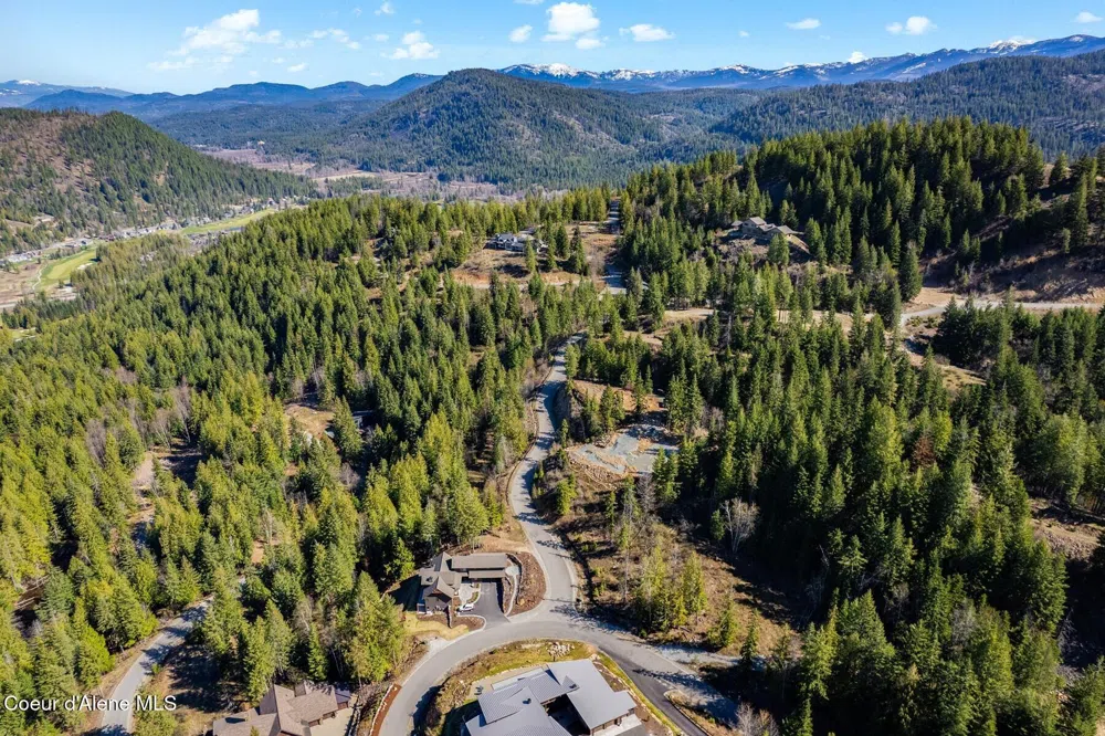 101 Green Monarch Lane Sandpoint, ID 83864