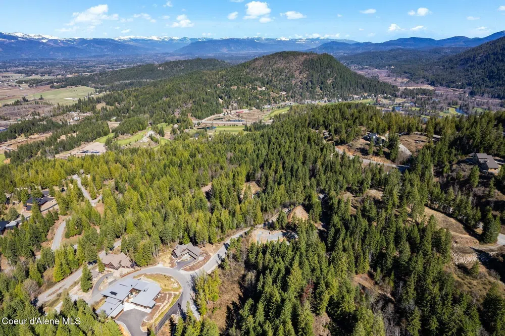 101 Green Monarch Lane Sandpoint, ID 83864