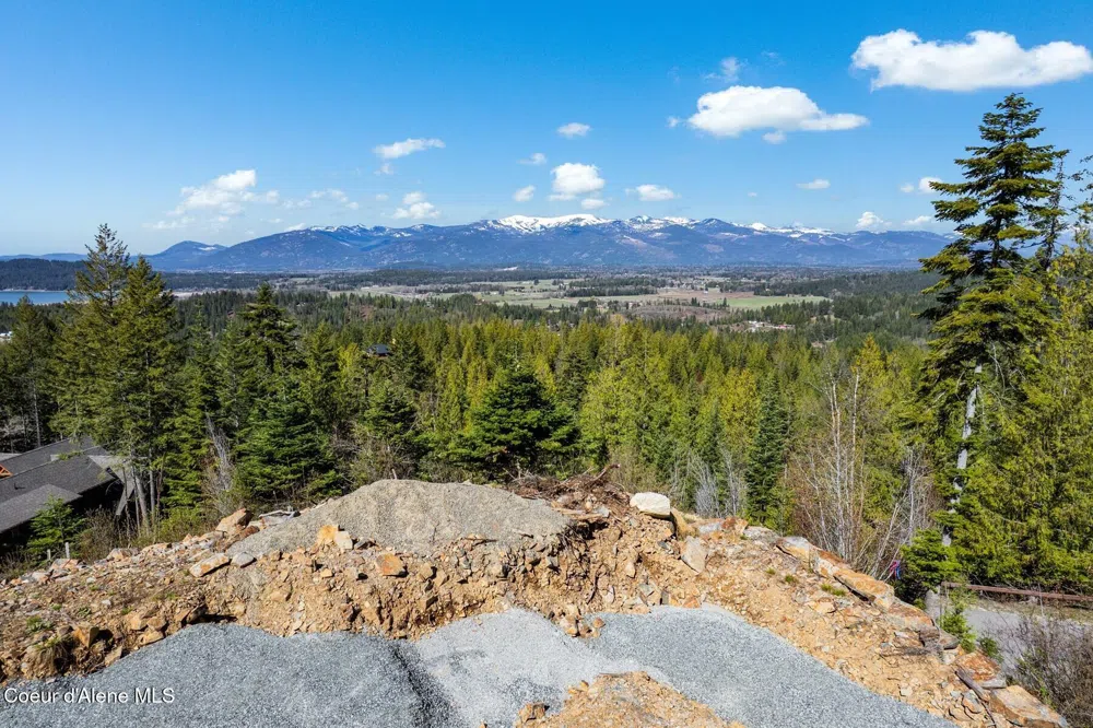 101 Green Monarch Lane Sandpoint, ID 83864