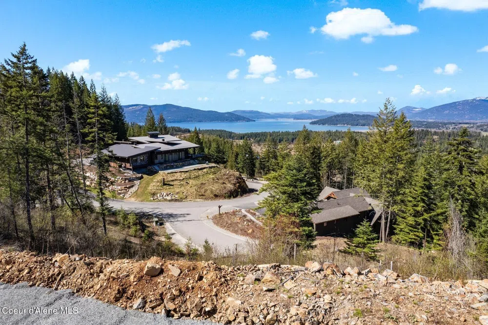 101 Green Monarch Lane Sandpoint, ID 83864