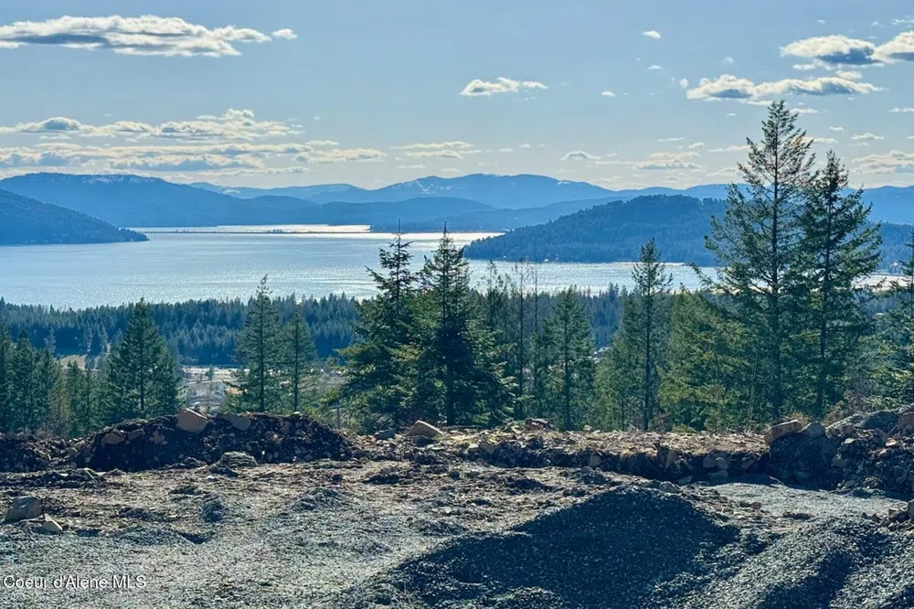 101 Green Monarch Lane Sandpoint, ID 83864