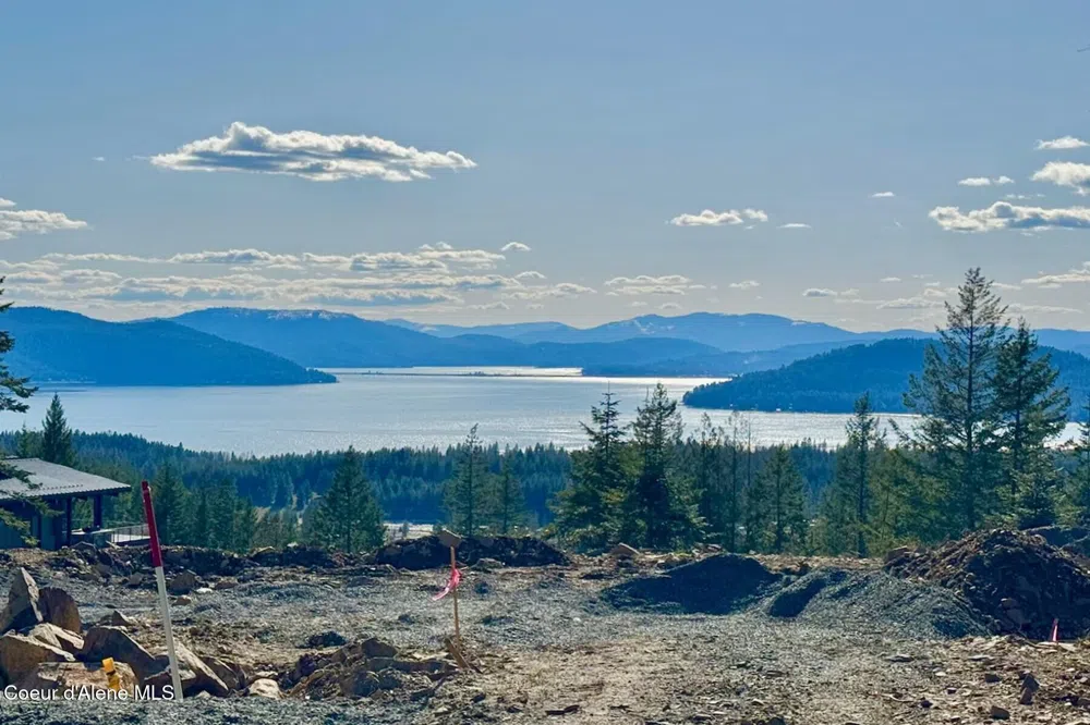 101 Green Monarch Lane Sandpoint, ID 83864