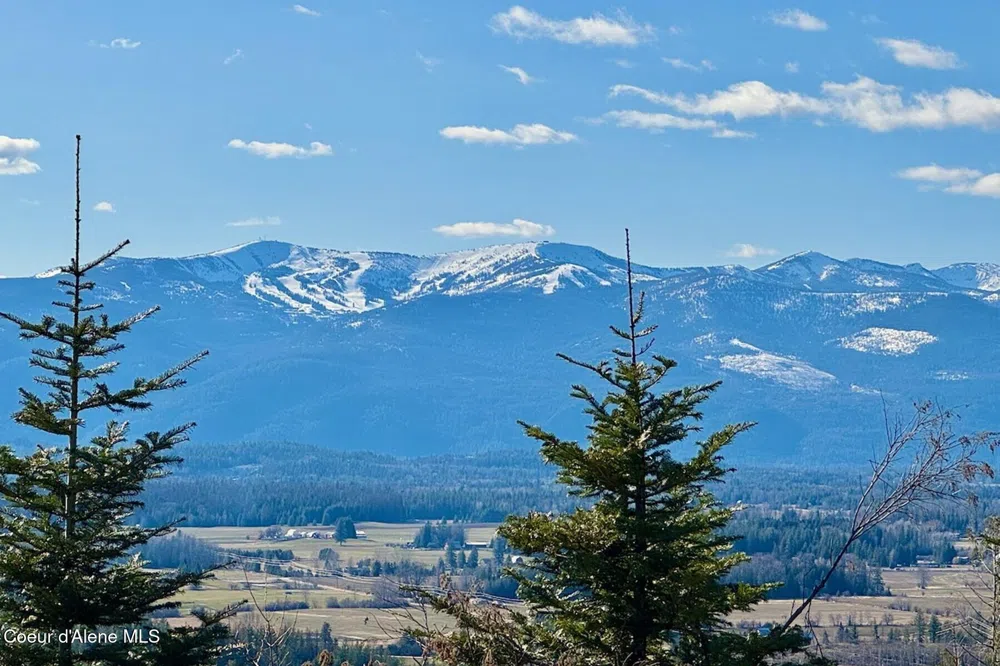 101 Green Monarch Lane Sandpoint, ID 83864