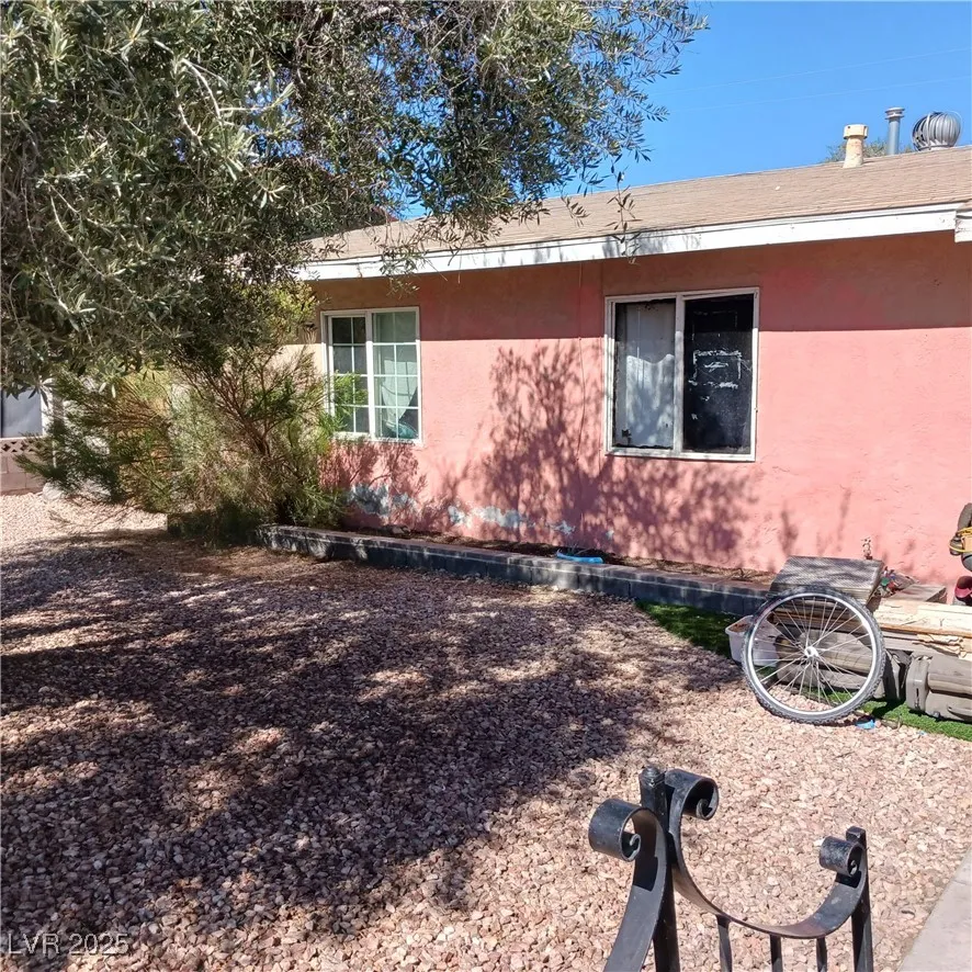 5324 Del Monte Avenue Las Vegas, NV 89146