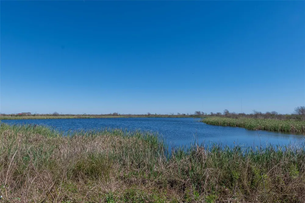 13458 County Road 210 Danbury, TX 77534