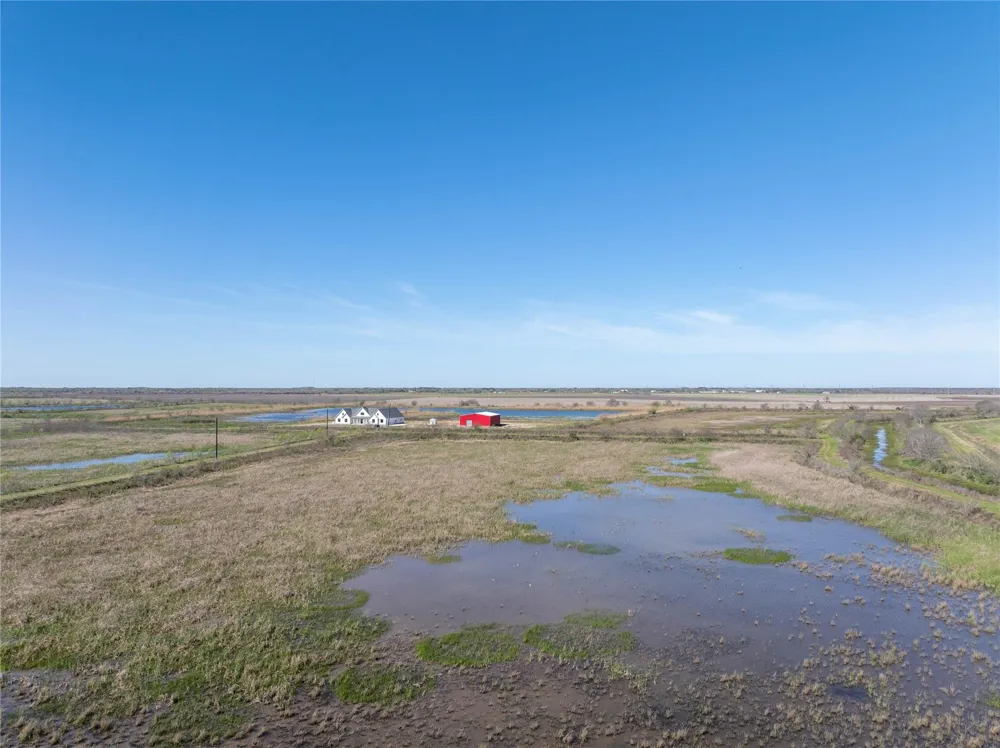 13458 County Road 210 Danbury, TX 77534