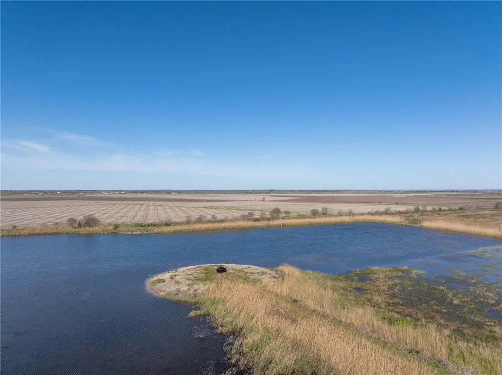 13458 County Road 210 Danbury, TX 77534