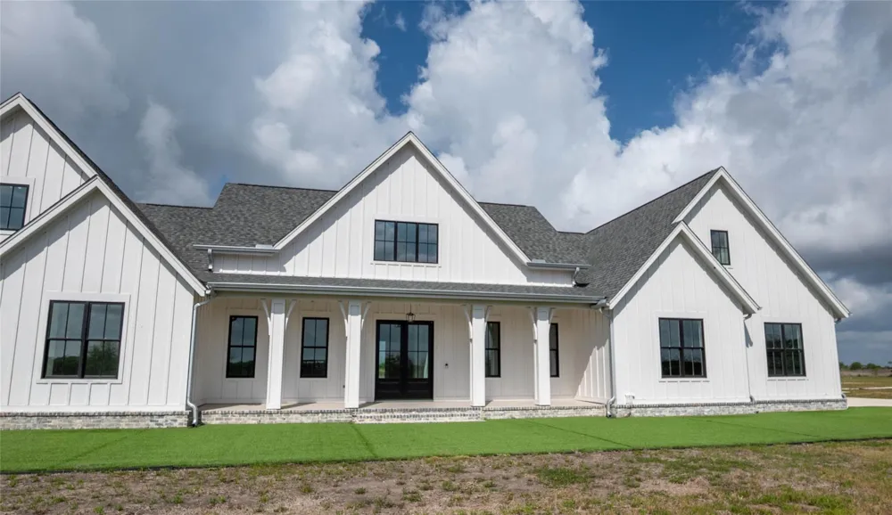 13458 County Road 210 Danbury, TX 77534