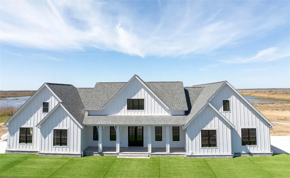13458 County Road 210 Danbury, TX 77534