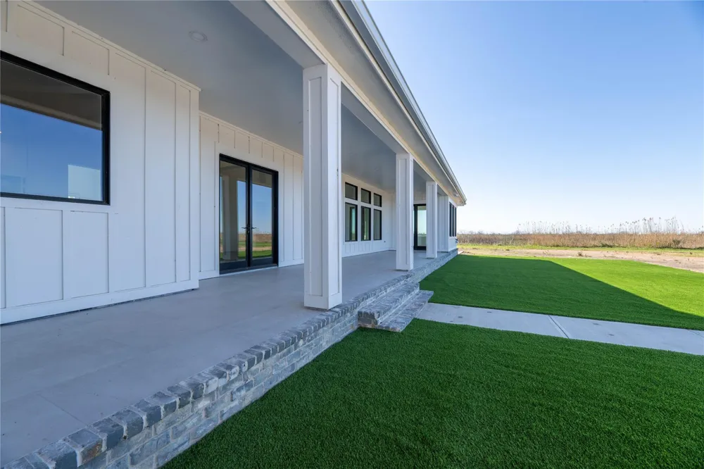 13458 County Road 210 Danbury, TX 77534