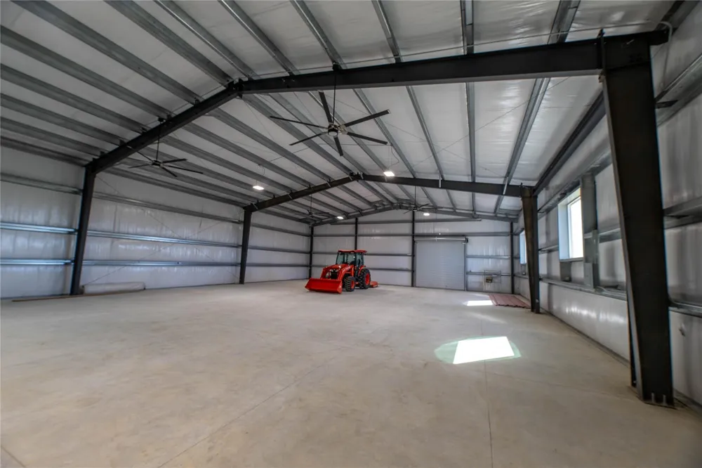 13458 County Road 210 Danbury, TX 77534