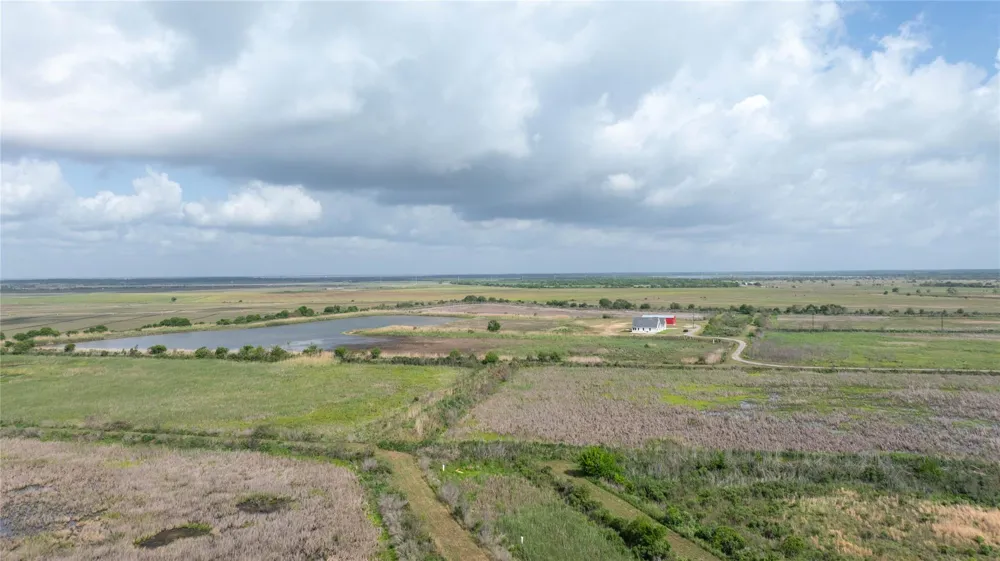 13458 County Road 210 Danbury, TX 77534