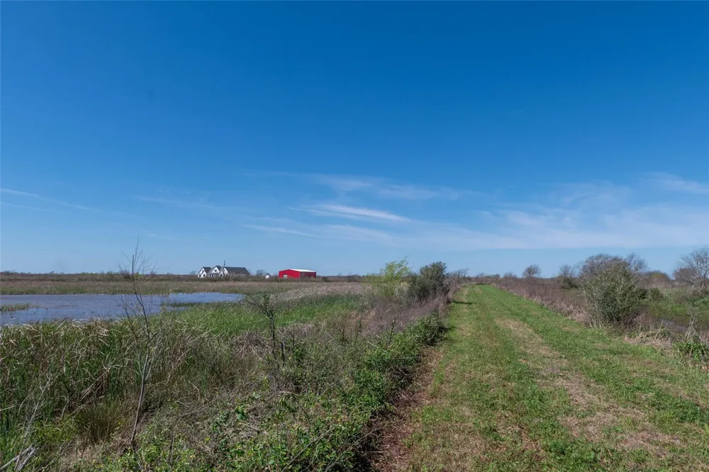 13458 County Road 210 Danbury, TX 77534
