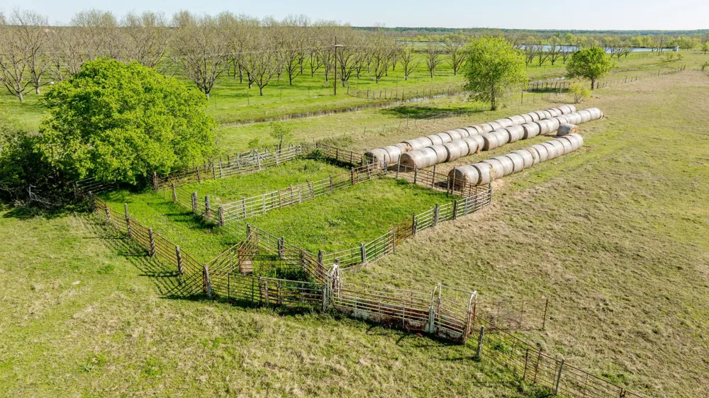 FM 2114 Clifton, TX 76634