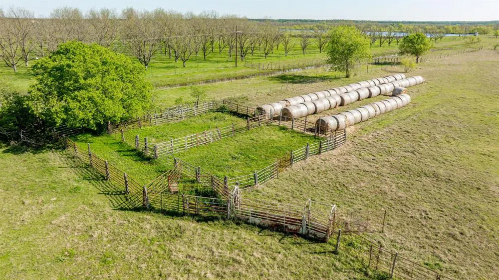 FM 2114 Clifton, TX 76634