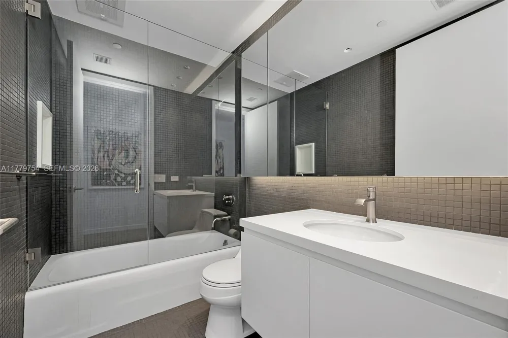 1425 Brickell Ave #61E Miami, FL 33131