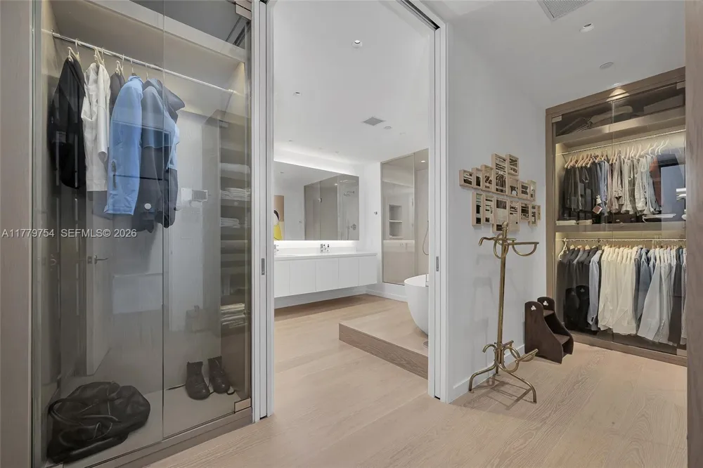 1425 Brickell Ave #61E Miami, FL 33131