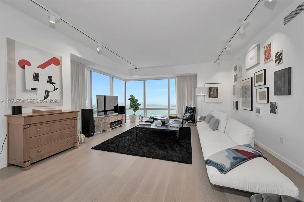 1425 Brickell Ave #61E Miami, FL 33131
