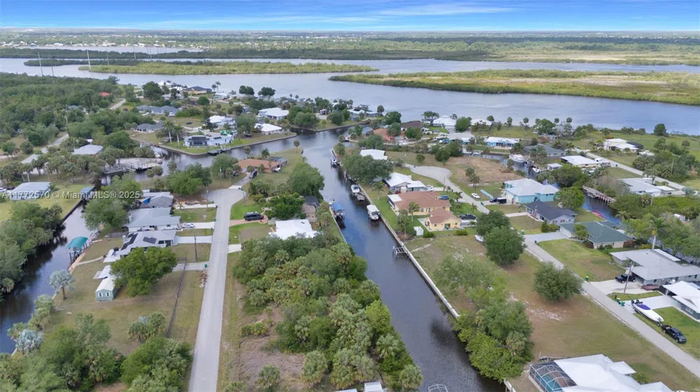 28450 Sabal Palm Dr Punta Gorda, FL 33982