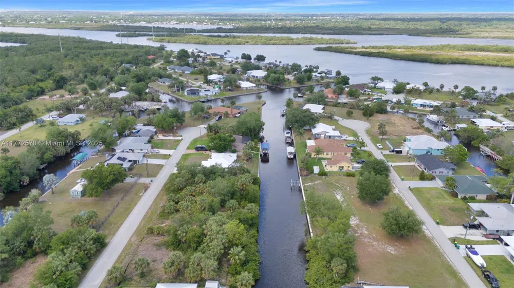 28450 Sabal Palm Dr Punta Gorda, FL 33982