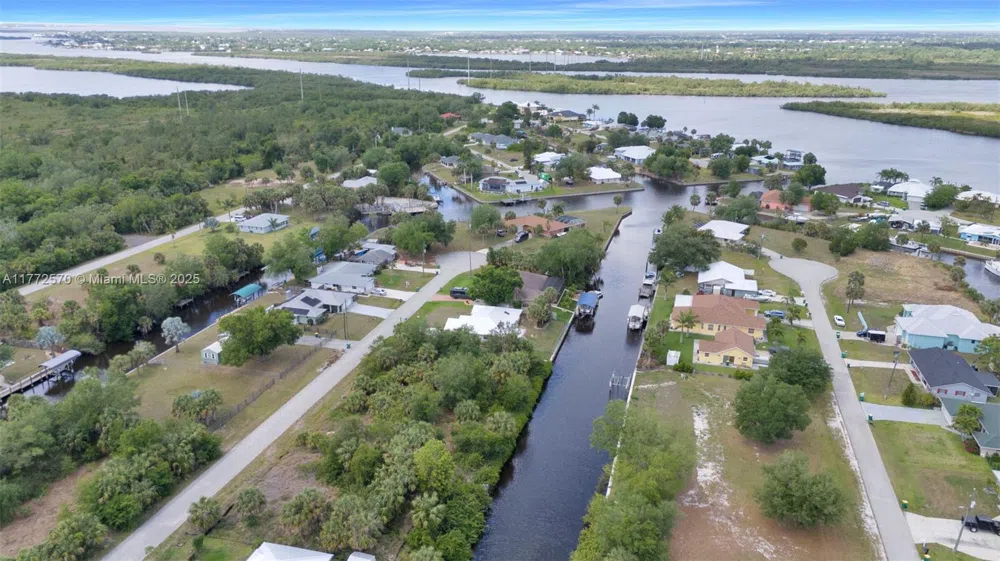 28450 Sabal Palm Dr Punta Gorda, FL 33982