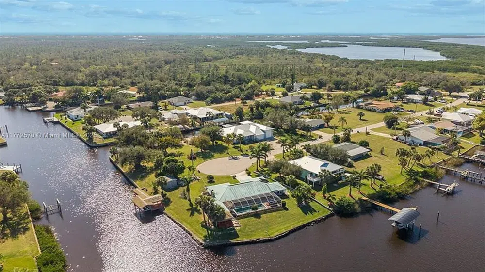 28450 Sabal Palm Dr Punta Gorda, FL 33982