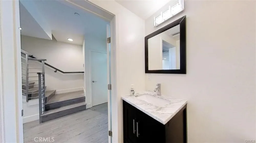 4461 Tujunga Avenue #102 Studio City, CA 91602
