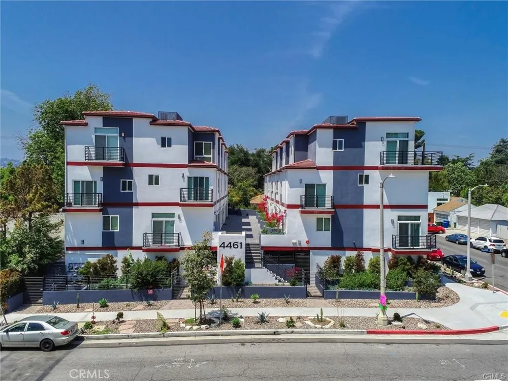 4461 Tujunga Avenue #102 Studio City, CA 91602