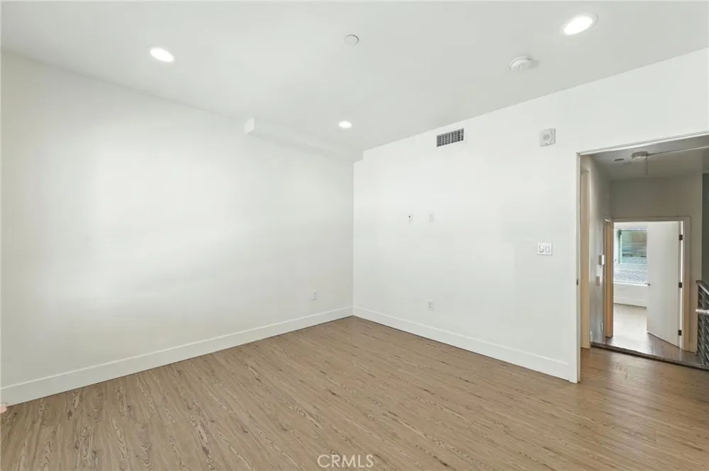 4461 Tujunga Avenue #102 Studio City, CA 91602