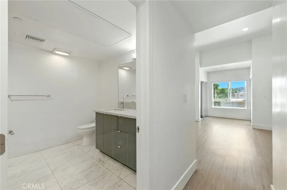 4461 Tujunga Avenue #102 Studio City, CA 91602