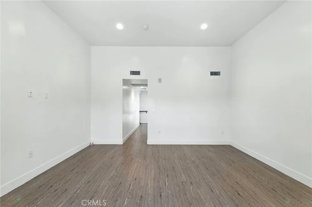 4461 Tujunga Avenue #102 Studio City, CA 91602