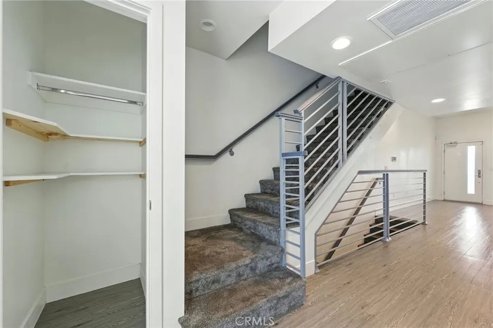 4461 Tujunga Avenue #102 Studio City, CA 91602