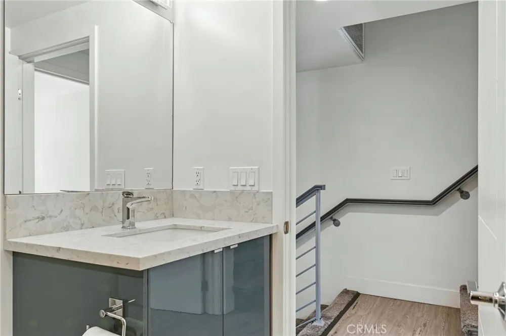 4461 Tujunga Avenue #102 Studio City, CA 91602
