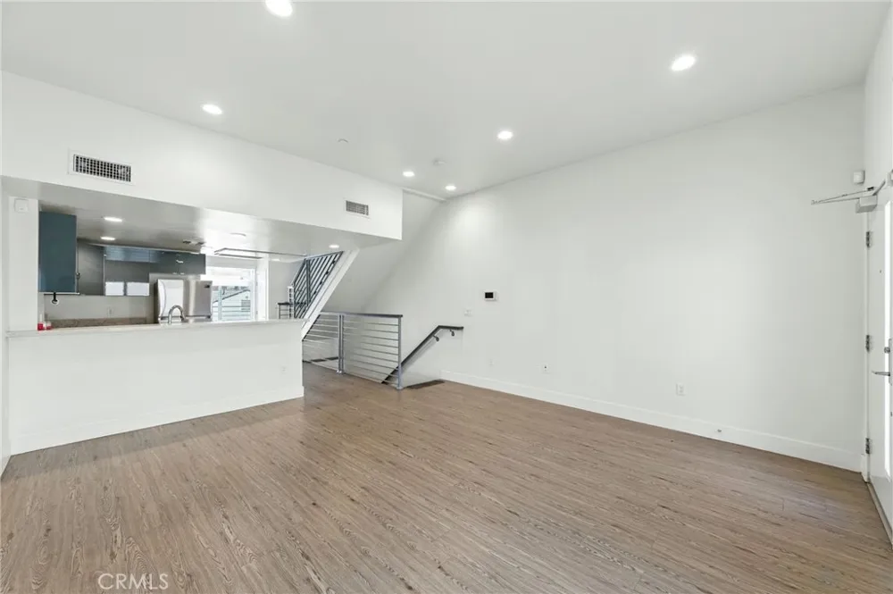 4461 Tujunga Avenue #102 Studio City, CA 91602