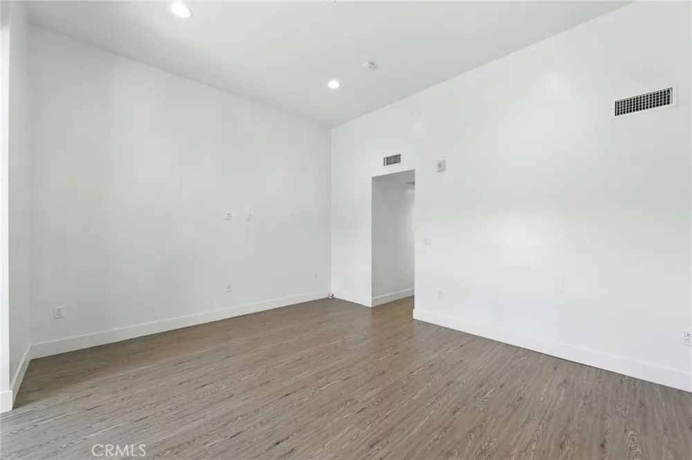 4461 Tujunga Avenue #102 Studio City, CA 91602