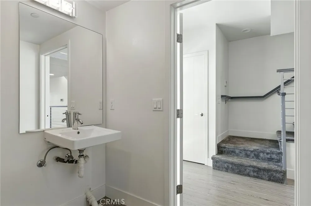 4461 Tujunga Avenue #102 Studio City, CA 91602