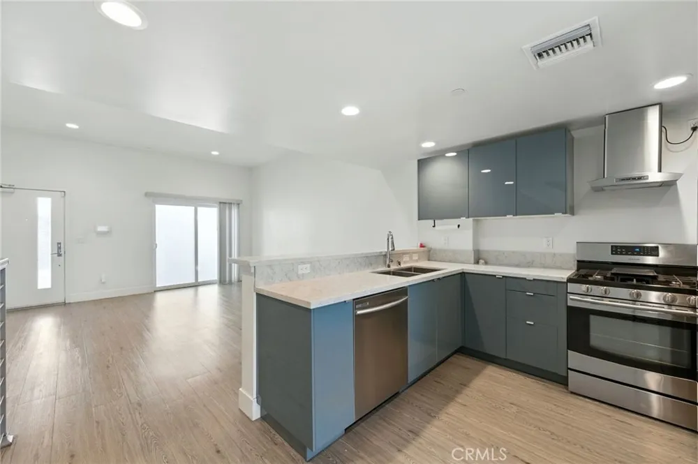 4461 Tujunga Avenue #102 Studio City, CA 91602