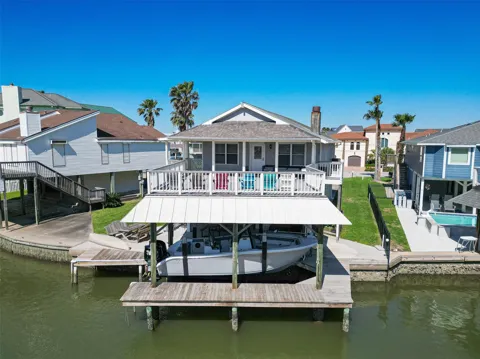 210 Sampan Drive