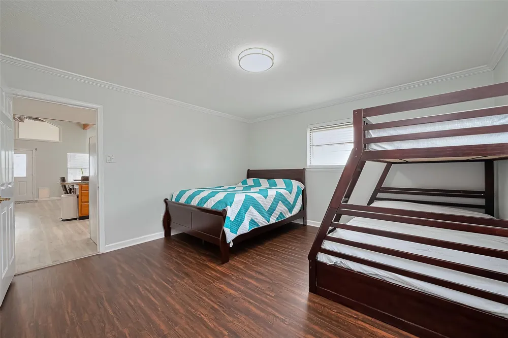 210 Sampan Drive Tiki Island, TX 77554