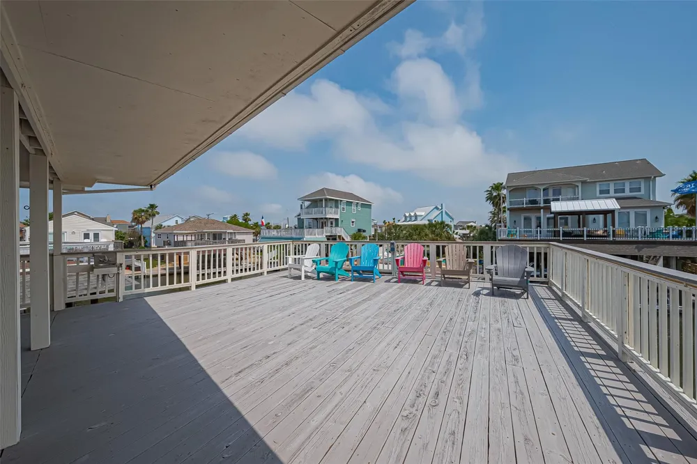 210 Sampan Drive Tiki Island, TX 77554