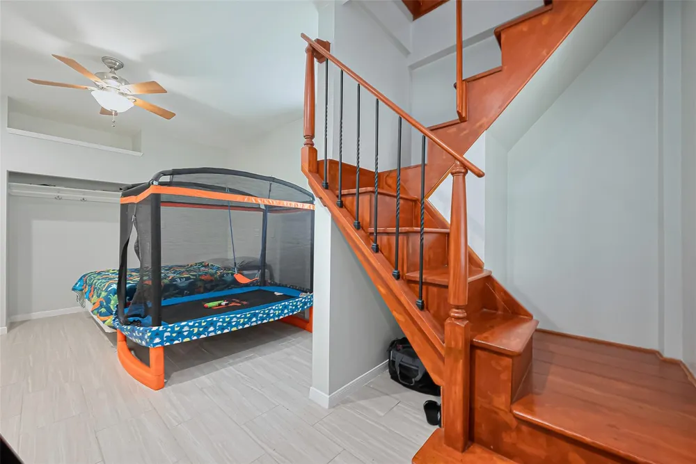 210 Sampan Drive Tiki Island, TX 77554