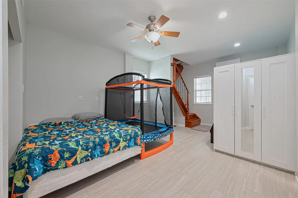 210 Sampan Drive Tiki Island, TX 77554