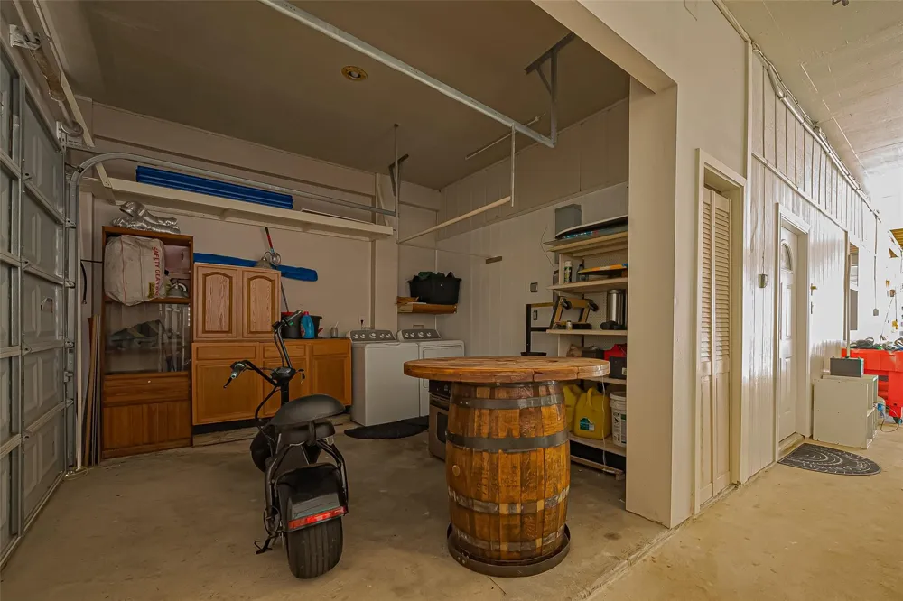 210 Sampan Drive Tiki Island, TX 77554