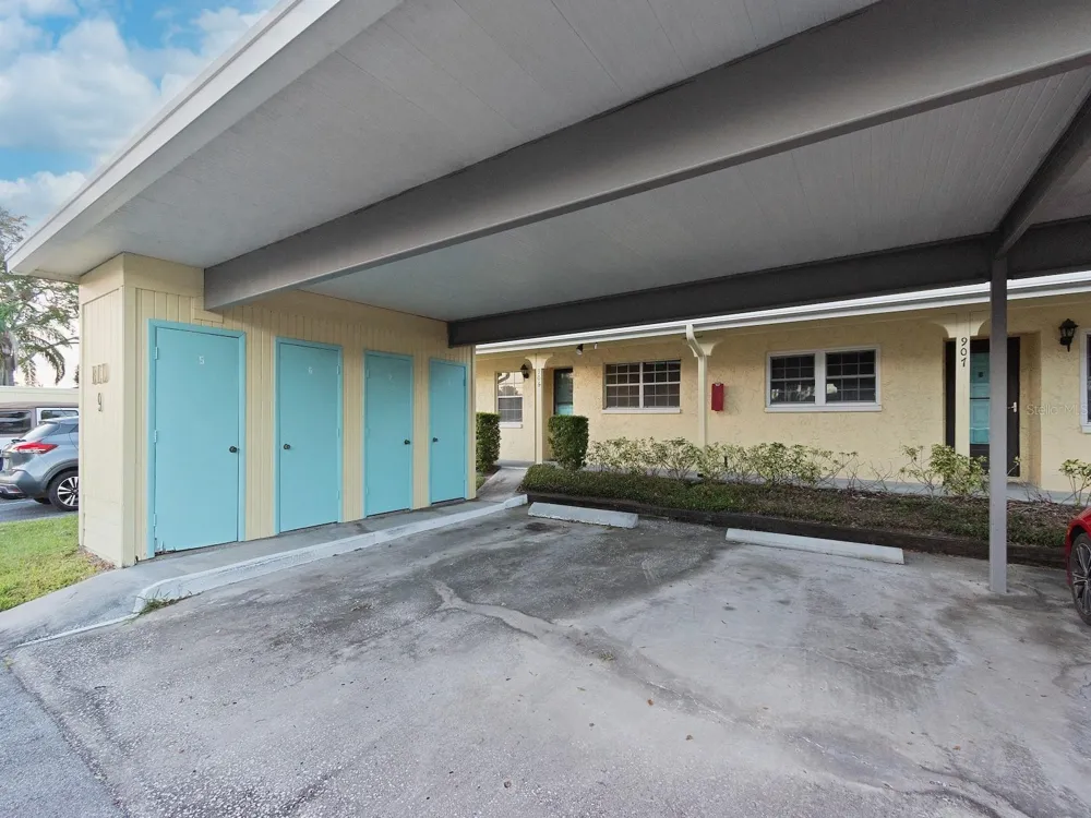 2465 NORTHSIDE DRIVE #906 Clearwater, FL 33761