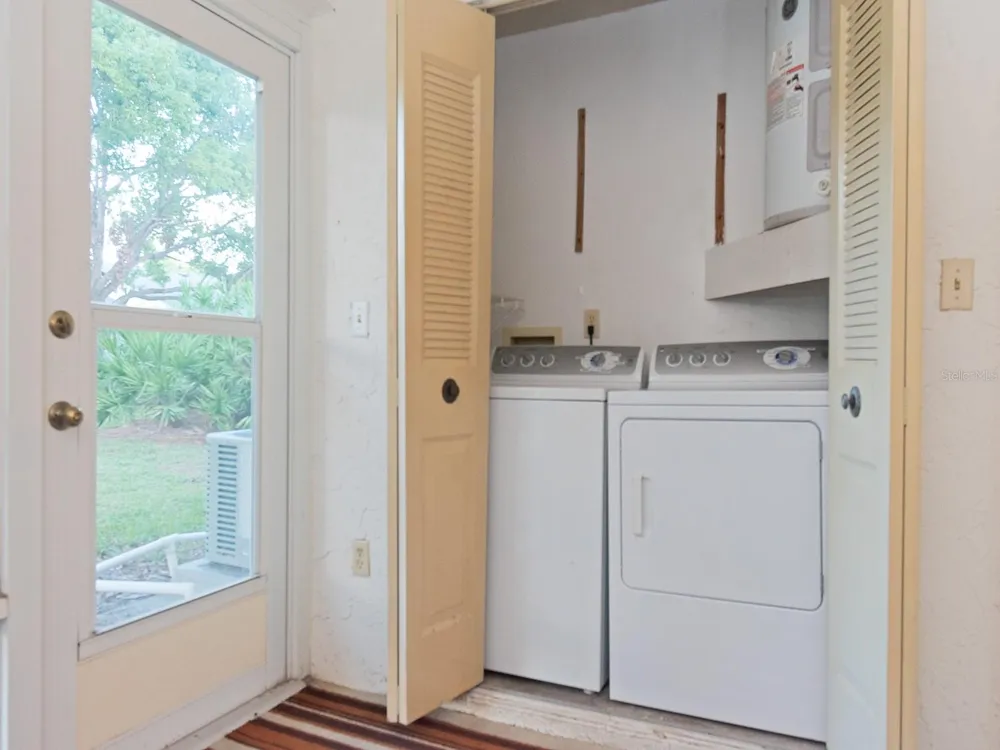2465 NORTHSIDE DRIVE #906 Clearwater, FL 33761