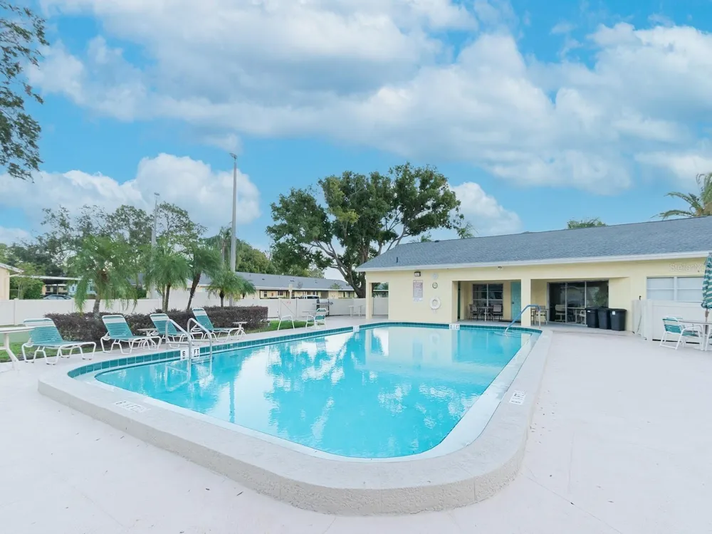 2465 NORTHSIDE DRIVE #906 Clearwater, FL 33761