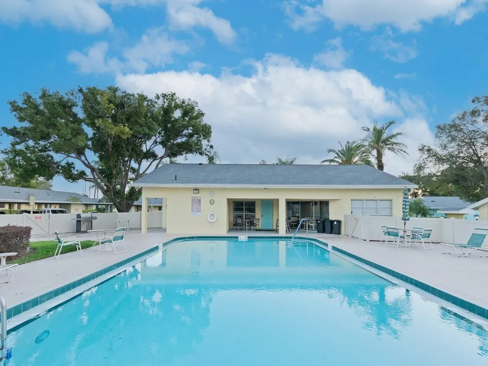 2465 NORTHSIDE DRIVE #906 Clearwater, FL 33761