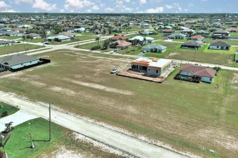 1037 NW 37TH PL