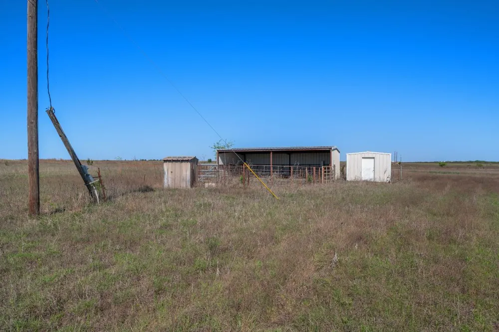 46 County Road 211 Florence, TX 76527